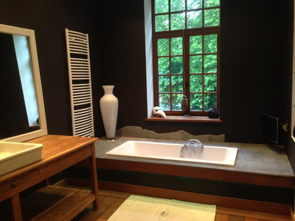 Le Clos du Châtelain, room 6